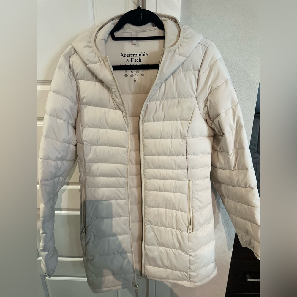 Abercrombie & Fitch cream puffer jacket, cream, mid thigh length, EUC